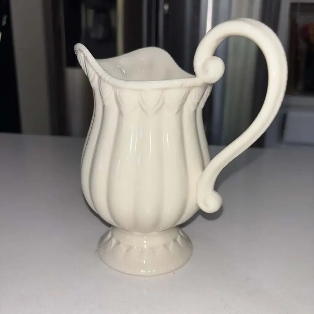L. GODINGER & CO. Elegant Ivory Porcelain Small Creamer Pitcher Syrup